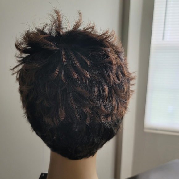 Wig - Picture 3 of 3